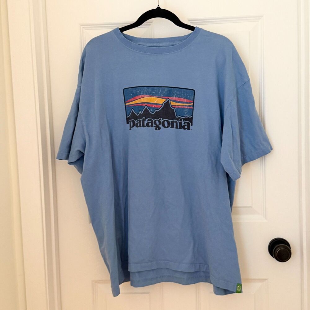 Men Patagonia P-6 Logo Responsibili-Tee Classic Fit in Blue Size Extra Large
